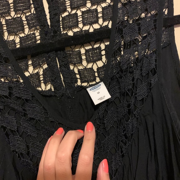 Black lace tank top - Picture 3 of 4